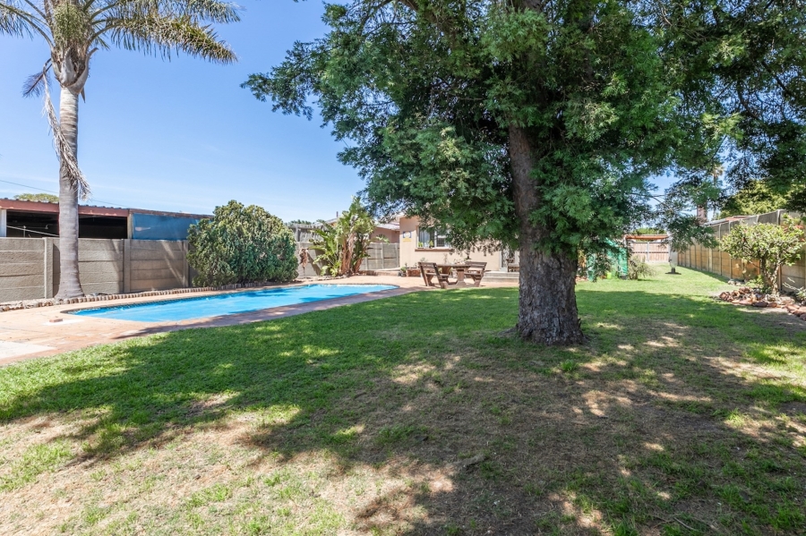 5 Bedroom Property for Sale in Windsor Park Western Cape
